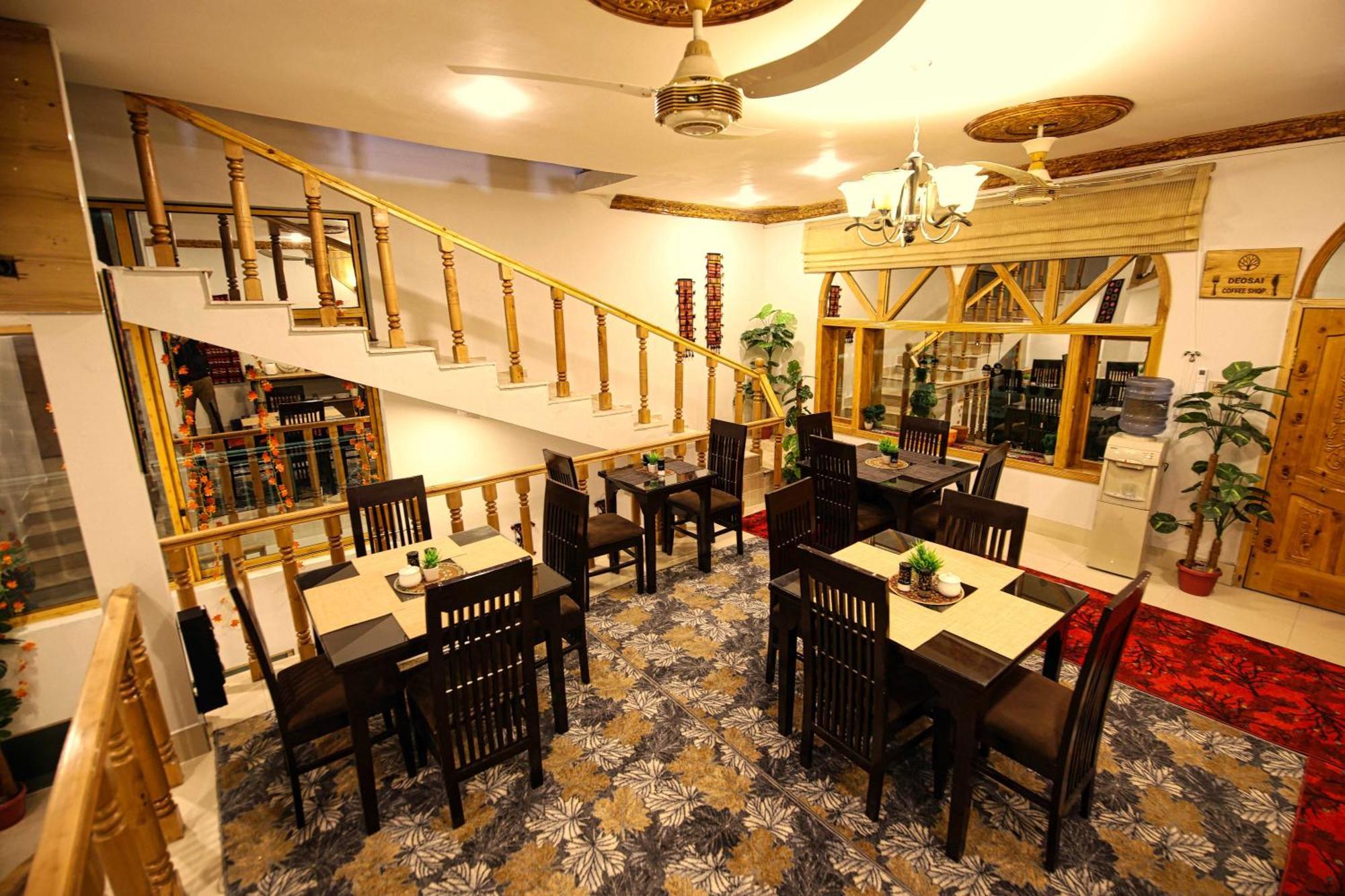 Oak Residency Hotell Gilgit Eksteriør bilde