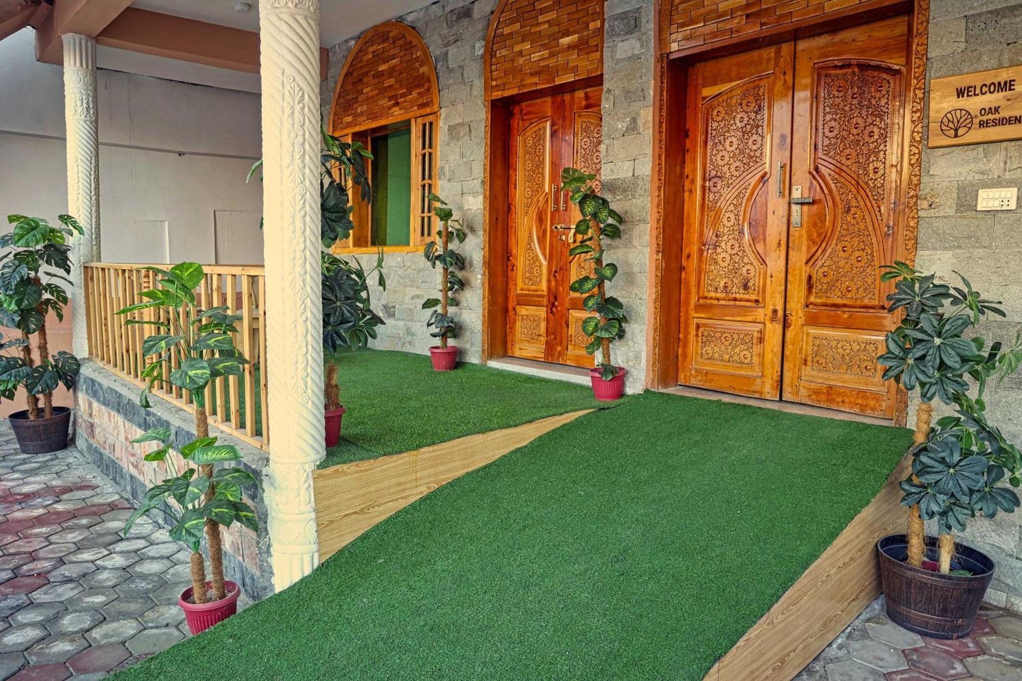 Oak Residency Hotell Gilgit Eksteriør bilde